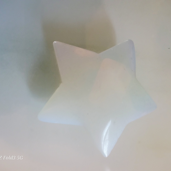 Other - White Star-Shaped Crystal